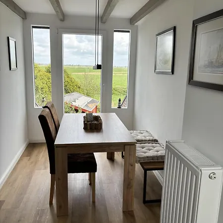Dinas Huus Holiday home *